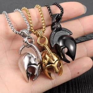 Pendentifs casques spartiates en argent, or et noir avec chaînes à billes style rétro
