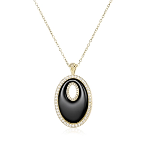 Collier élégant doré avec pendentif ovale noir et contour brillant en zircons