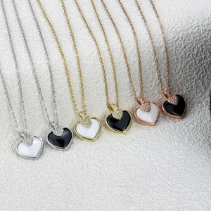 Détails des colliers pendentifs cœur en céramique argentée, dorée et or rose poli