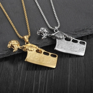 Gotische Punk-Schädel-Messer-Halskette in Gold und Silber mit feiner Kugelkette