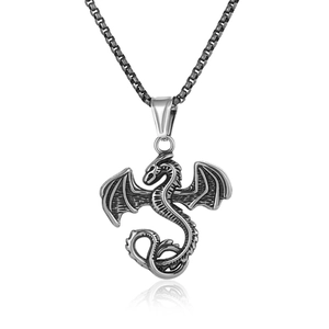 Collier Pendentif Dragon en Acier Inoxydable Vintage pour Homme Charme de Dragon Volant Gothique Bijoux Finition Antique Polis