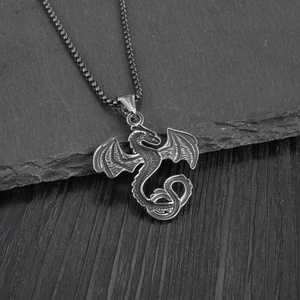 Pendentif dragon ailé argenté vintage avec collier de perles noires pour hommes