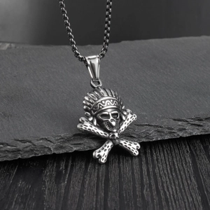 Collana con ciondolo teschio punk vintage con piume e ossa incrociate per uomo