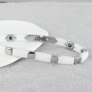 Bracciale magnetico minimalista in acciaio inossidabile e ceramica bianca da donna