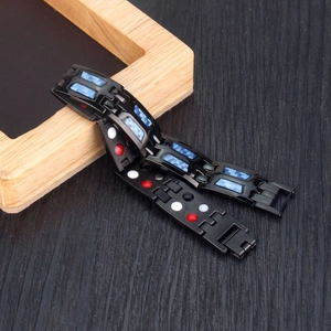 Bracciale magnetico da uomo in acciaio nero con inserto in fibra di carbonio blu e magneti tera