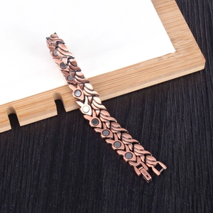 Magnetisches Kupferarmband im Vintage-Blattdesign mit graviertem Verschluss für Damen