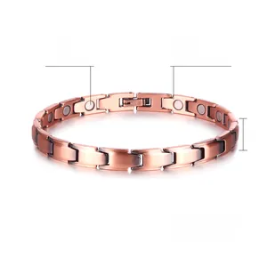 Vue détaillée du bracelet magnétique en cuivre de 7mm avec finition brossée et aimants