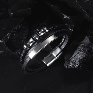 Multi-layer men's braided black leather bracelet with magnetic steel clasp on stone