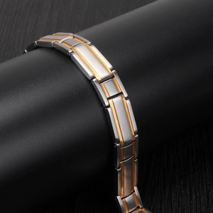 Magnetarmband für Herren aus Titanstahl in zweifarbiger Ausführung in Silber und Gold