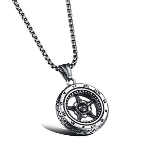 Collier Pendentif Jante de Roue Punk Vintage pour Hommes Acier Titane Inoxydable Industriel Chiffres Romains Mécanique