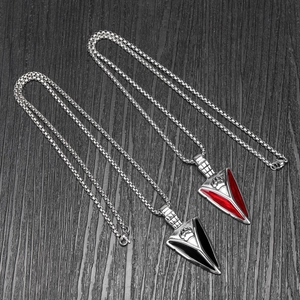 Triangle spearhead pendant necklace with paw print design and durable steel box chain