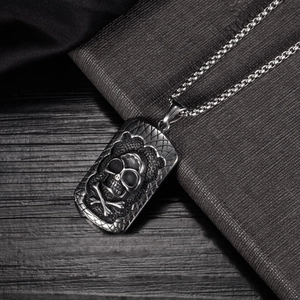 Collier rétro avec pendentif crâne carré en acier titane et chaîne à billes punk