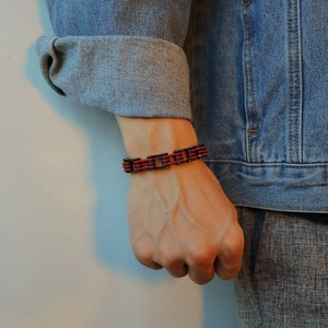 Bracelet chaîne de moto industriel rouge et noir en acier inoxydable pour homme style rétro
