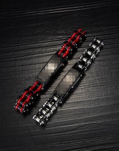 Détails de bracelets chaîne de moto industriels en finitions rouge-noir et argent-noir