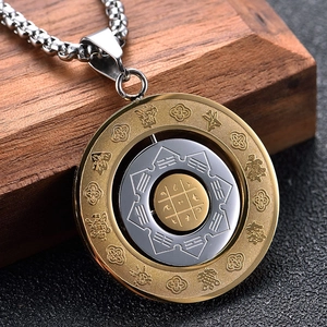 Pendentif zodiaque rotatif en acier inoxydable bicolore avec chaîne à perles carrées