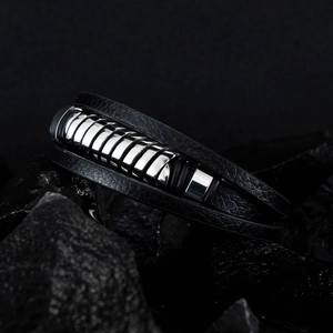 Bracelet multicouche en cuir pour homme style hip-hop avec anneaux en acier argenté