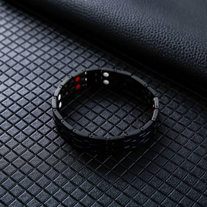 Men's double-row black and blue titanium steel magnetic therapy bracelet with geometric links
