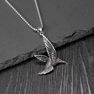 Pendentif colibri hip hop en argent vintage avec œil en pierre rouge et chaîne à billes