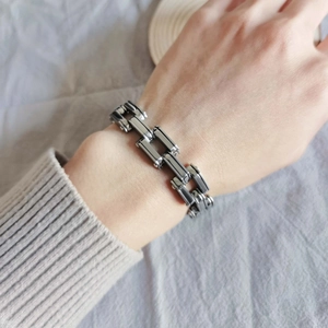 Industrial style multi-layer stainless steel chain bracelet for men with polished finish