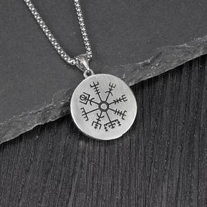 Collier avec pendentif boussole Vegvisir viking et médaillon rond sur chaîne