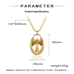Detailansicht des goldenen Engelsflügel-Anhängers mit 3mm O-Kette und genauen Maßen