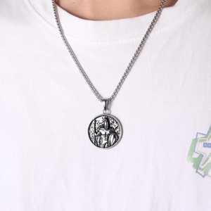 Retro Spartan warrior relief pendant necklace in vintage silver for men on white tee