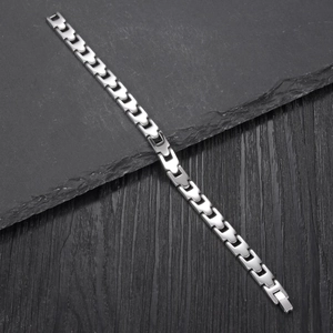 Minimalist silver stainless steel chain link bracelet for women with polished finish