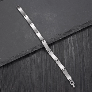 Bracelet à maillons gris argenté en acier inoxydable avec finition métal brossé