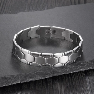 Bracelet pour homme en acier inoxydable avec maillons hexagonaux sur pierre sombre