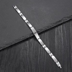 Minimalist silver-tone curved plate bracelet with layered link design and polished finish