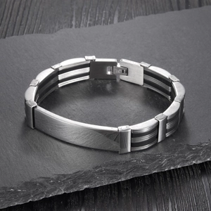 Men's stainless steel and silicone bracelet with silver curved plate and black stripes