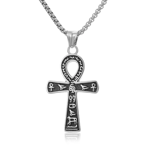 Collier avec pendentif Ankh égyptien pour homme avec hiéroglyphes gravés sur fond blanc