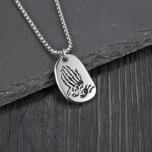 Collier hip hop en acier titane avec pendentif mains de squelette en prière et chaîne à billes
