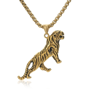 Collier avec pendentif tigre en acier titane pour hommes avec chaîne boîte dorée