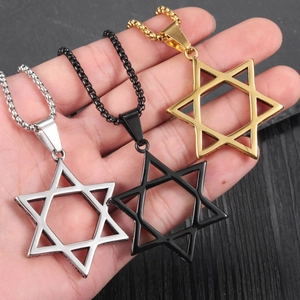 Collier avec pendentif étoile de David pour homme en finitions argent noir et doré