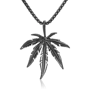 Pendentif feuille d'érable noir mat avec chaîne vénitienne pour hommes et femmes mode