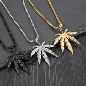 Pendentifs feuille d'érable en métal trois couleurs avec chaînes à billes pour hommes et femmes