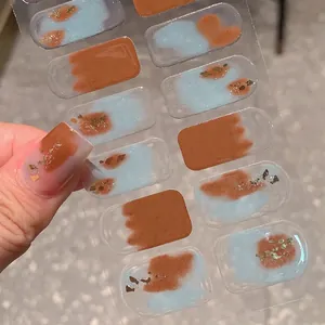 Autocollants à Ongles Style Ins Marron Français Et Bleu Brumeux Avec Feuille d'Or Design Artistique Estompé DIY Manucure Art Femme