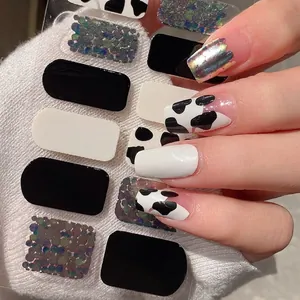 Stickers à Ongles Imprimé Vache Noir Blanc Argent Holographique Autocollants à Ongles Minimalistes Imprimés pour Femmes Décoration Ongles
