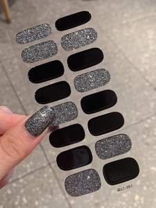 Détail des stickers ongles LT-001 noir et paillettes argentées, lot de 14 pièces