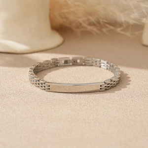 Adjustable 6mm stainless steel silver-tone chain bracelet with rectangular engravable ID tag