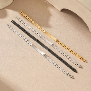 Détail des bracelets style montre de 6mm en acier inoxydable avec plaques en quatre couleurs