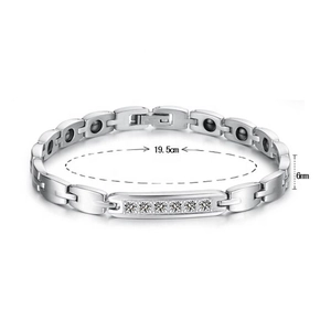 Dettaglio del bracciale magnetico in acciaio al titanio con sei diamanti e misure