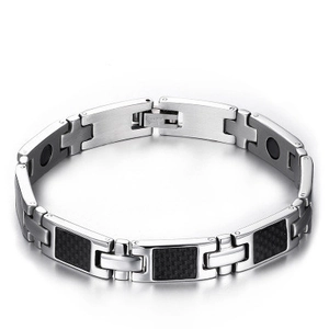 Magnetarmband aus Titanstahl mit schwarzen Kohlefasereinlagen für Herren