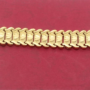 Classic 18K gold plated men's chain bracelet with polished and frosted metal links