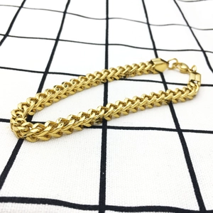 Pulsera trenzada de eslabones dorados para hombre con cierre de mosquetón resistente
