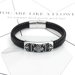 Bracelet pour homme en cuir tressé noir avec pendentif croix et fermoir magnétique