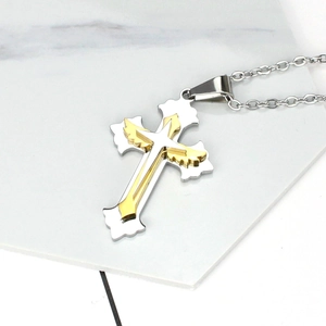 Collier double couche en acier inoxydable avec pendentif croix bicolore et ailes