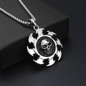 Collana punk da uomo con ciondolo teschio a fiamma e catena a sfere in argento