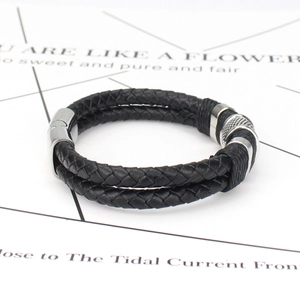 Bracelet double couche en cuir tressé noir pour homme avec fermoir magnétique argenté